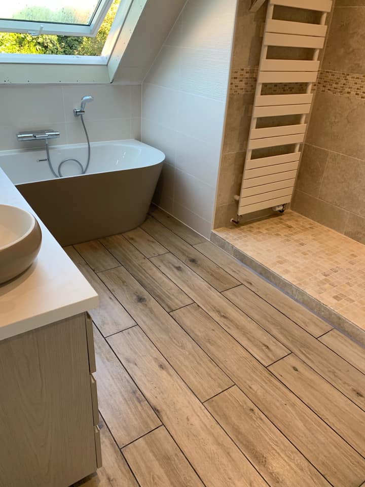 salle de bain bois sous pente