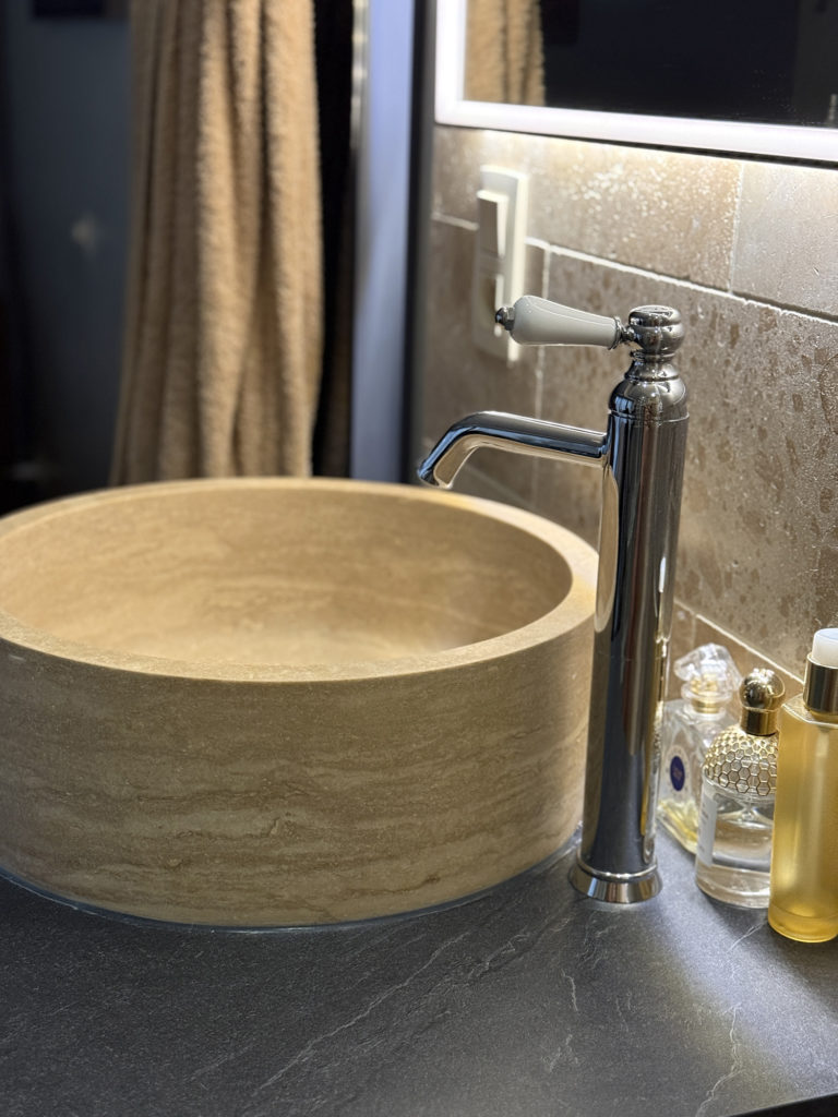 vasque pierre travertin